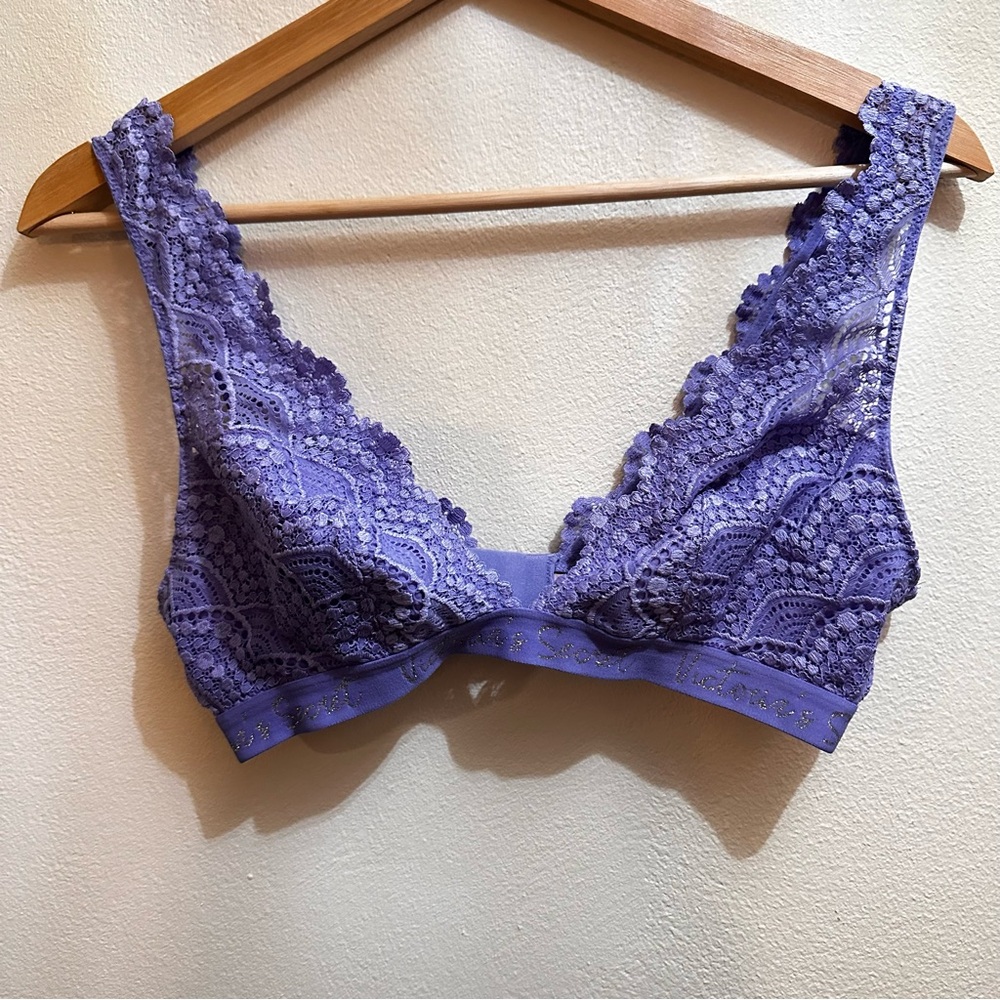 Victoria’s Secret Lace Purple Bra size M